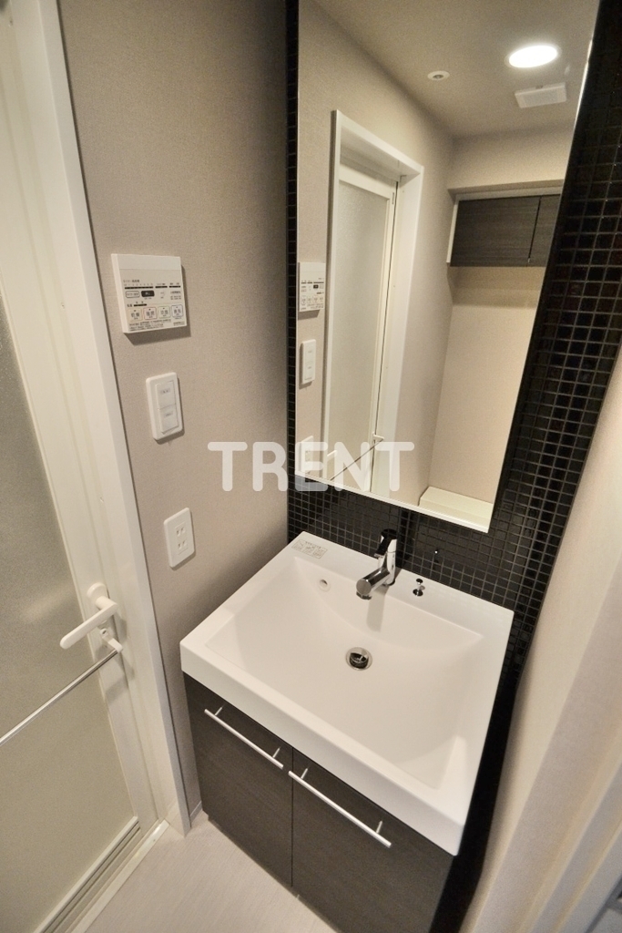 ズーム東新宿-301