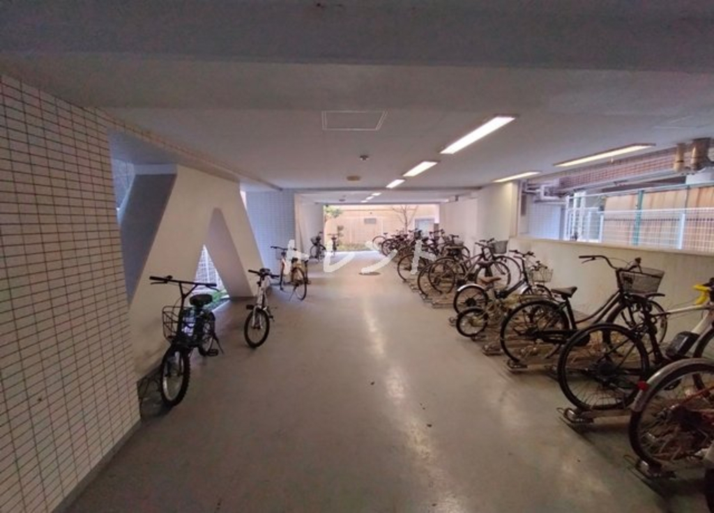 アジールコート中野坂上-304