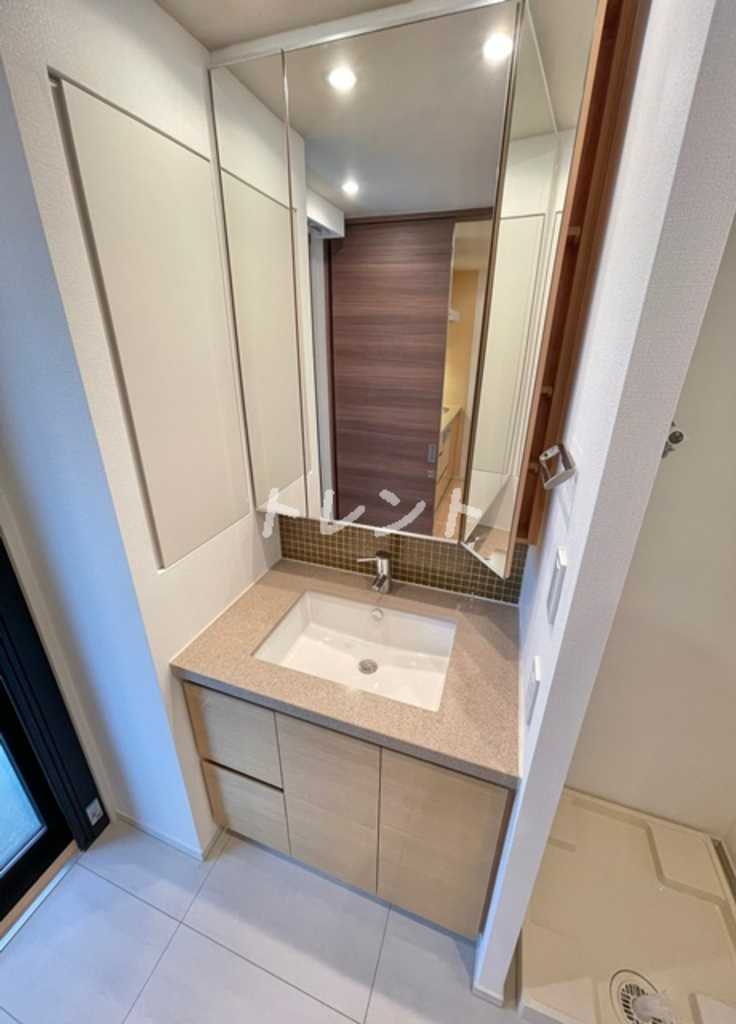 コンフォリア新宿イーストサイドタワーアネックス-A306