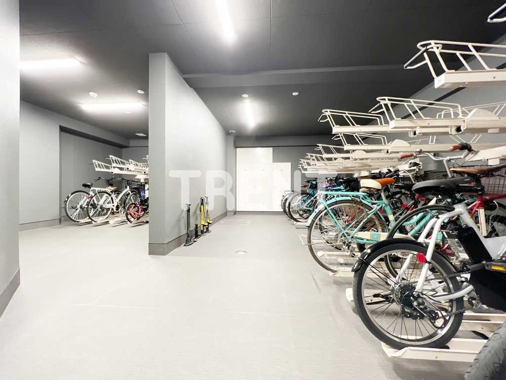 プライムメゾン本郷-404