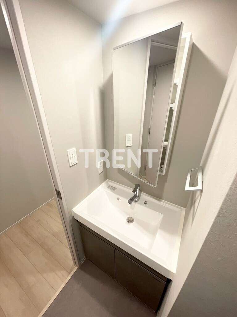 コンフォリアリヴ渋谷本町-301