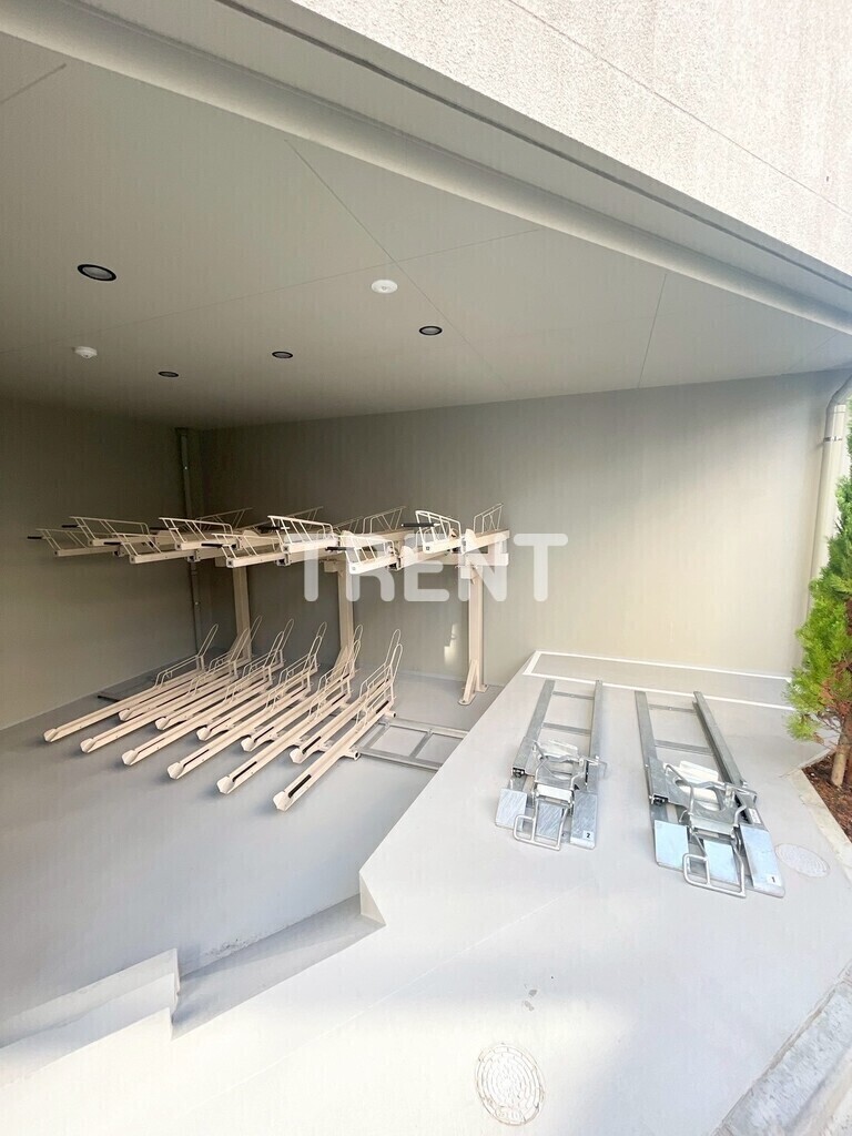 コンフォリアリヴ渋谷本町-302