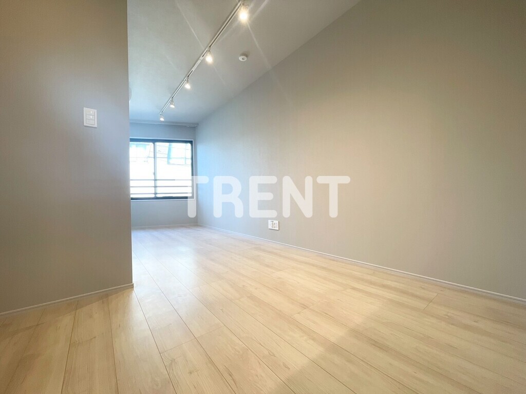 コンフォリアリヴ渋谷本町-302