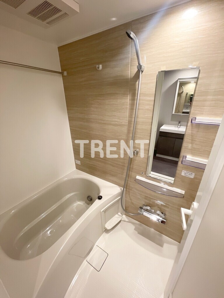 コンフォリアリヴ渋谷本町-303