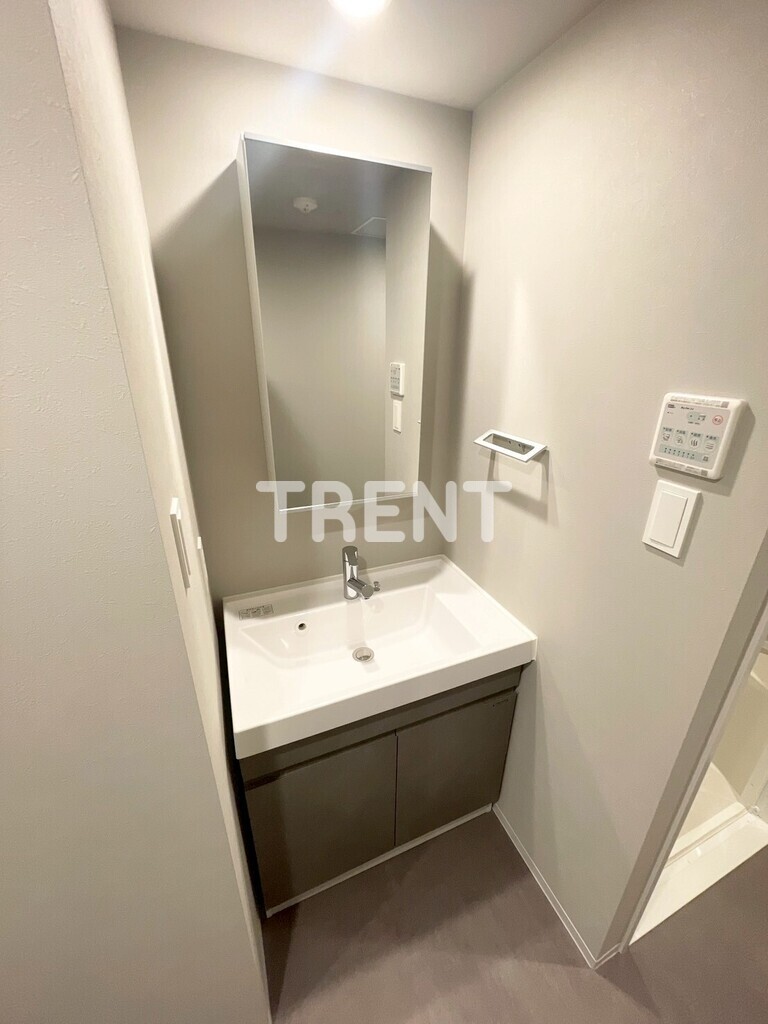 コンフォリアリヴ渋谷本町-304