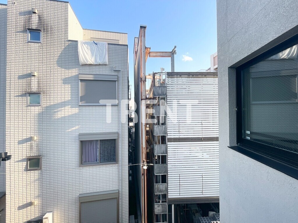 コンフォリアリヴ渋谷本町-305