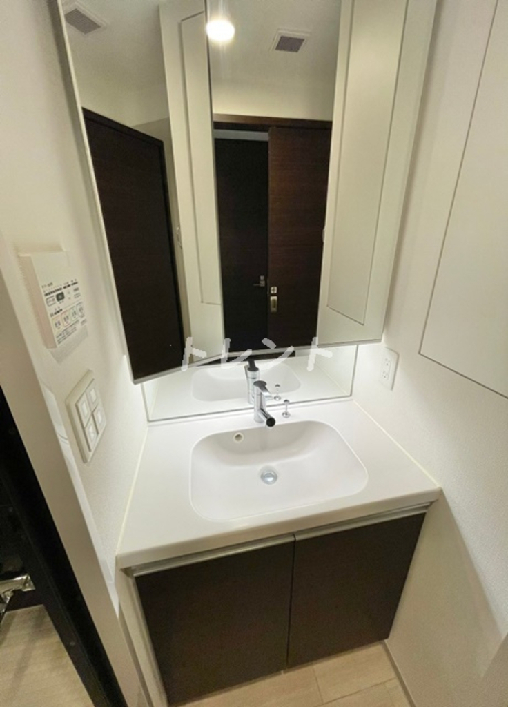 コンフォリア東新宿ステーションフロント-412