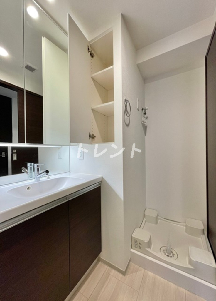 コンフォリア東新宿ステーションフロント-412