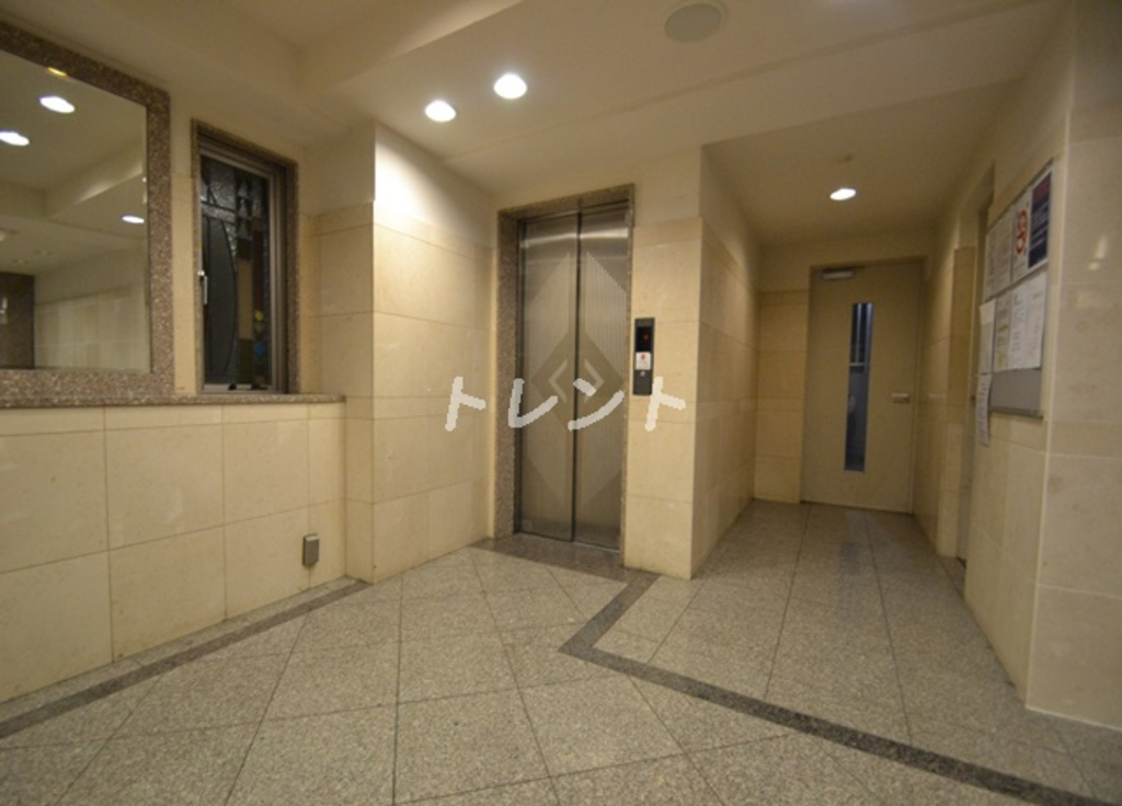 アクロス新宿-706