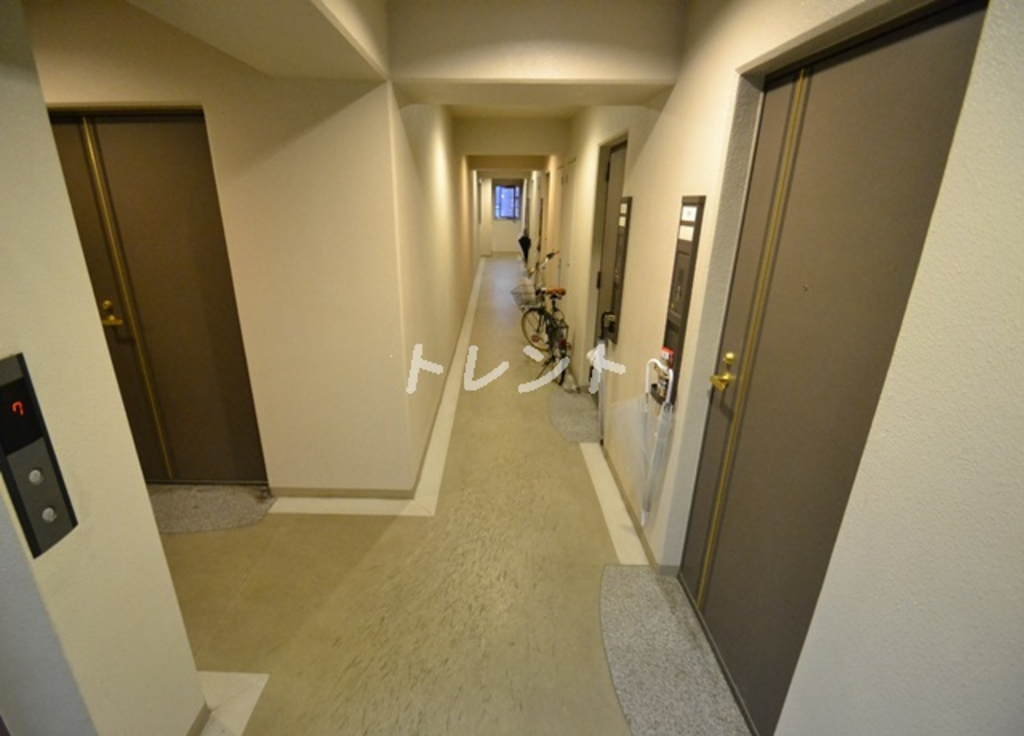 アクロス新宿-706