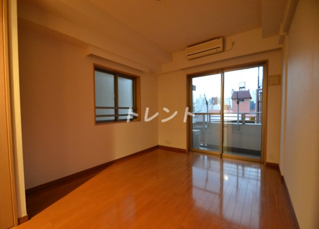 アクロス新宿-706