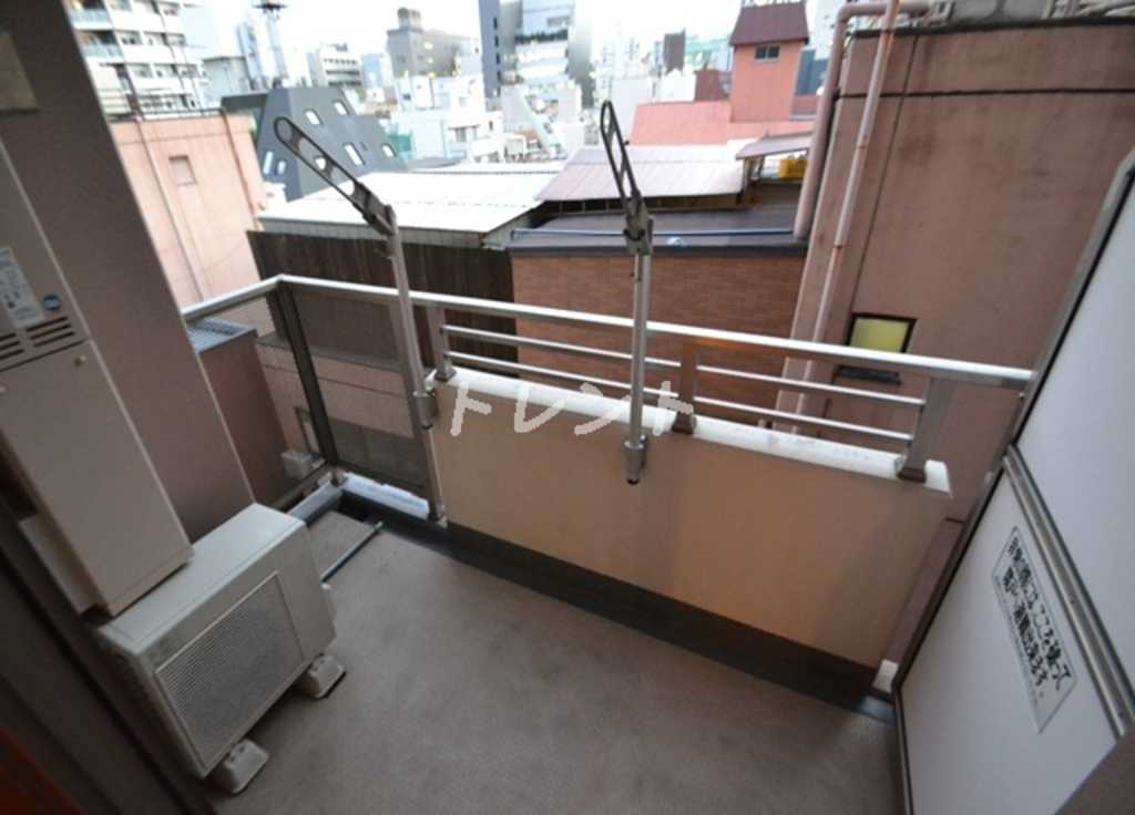 アクロス新宿-706