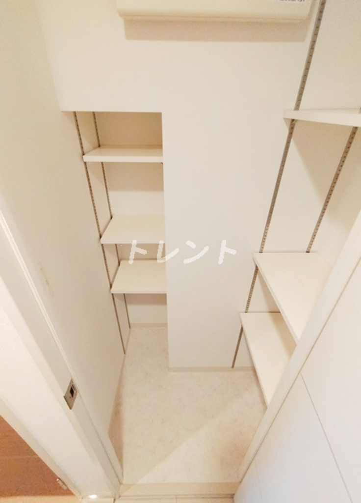 コスモリード新宿余丁町-302