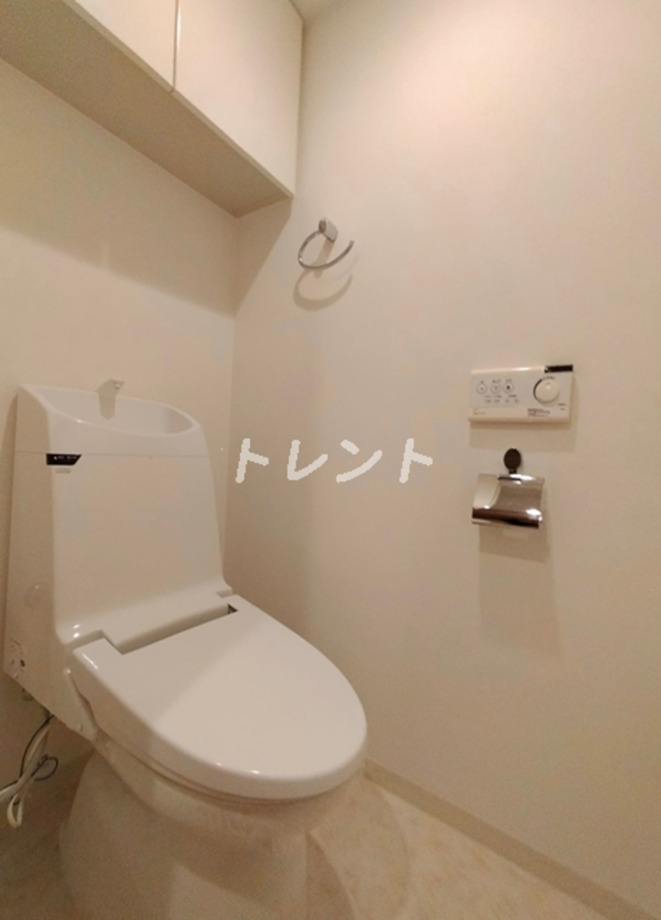 コスモリード新宿余丁町-302