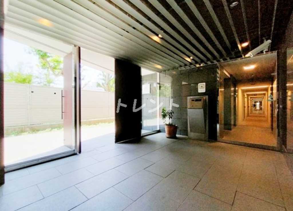 コスモリード新宿余丁町-302