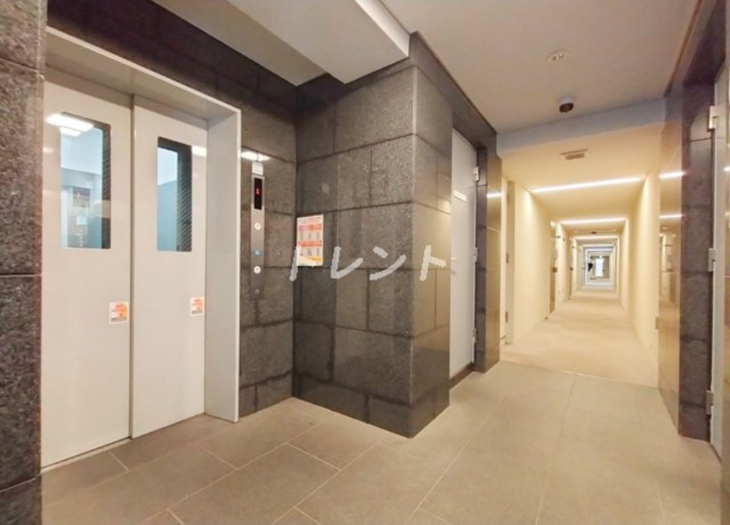 コスモリード新宿余丁町-302