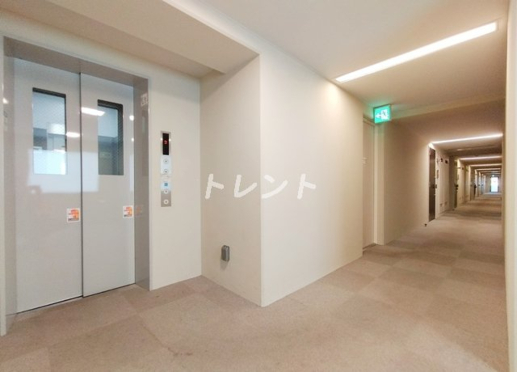 コスモリード新宿余丁町-302