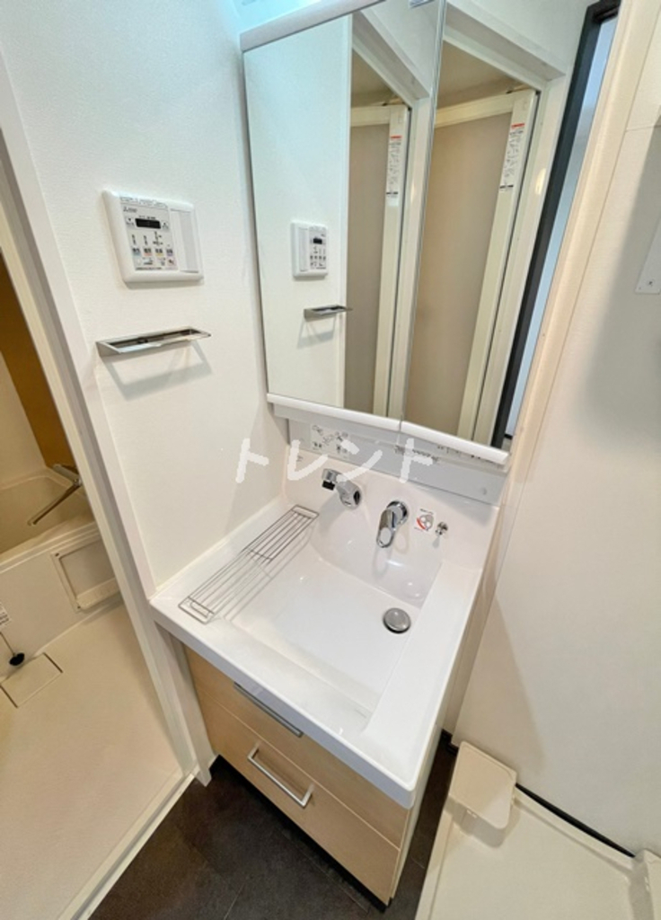 ハーモニーレジデンス新宿御苑ザイースト-404