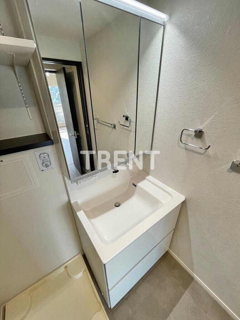 スクエア市谷河田町ヒルサイド-302