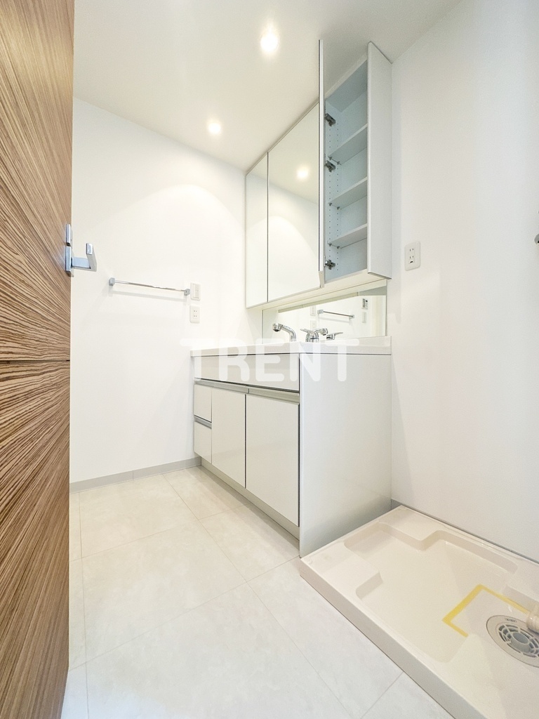 コンフォリア神田神保町-902