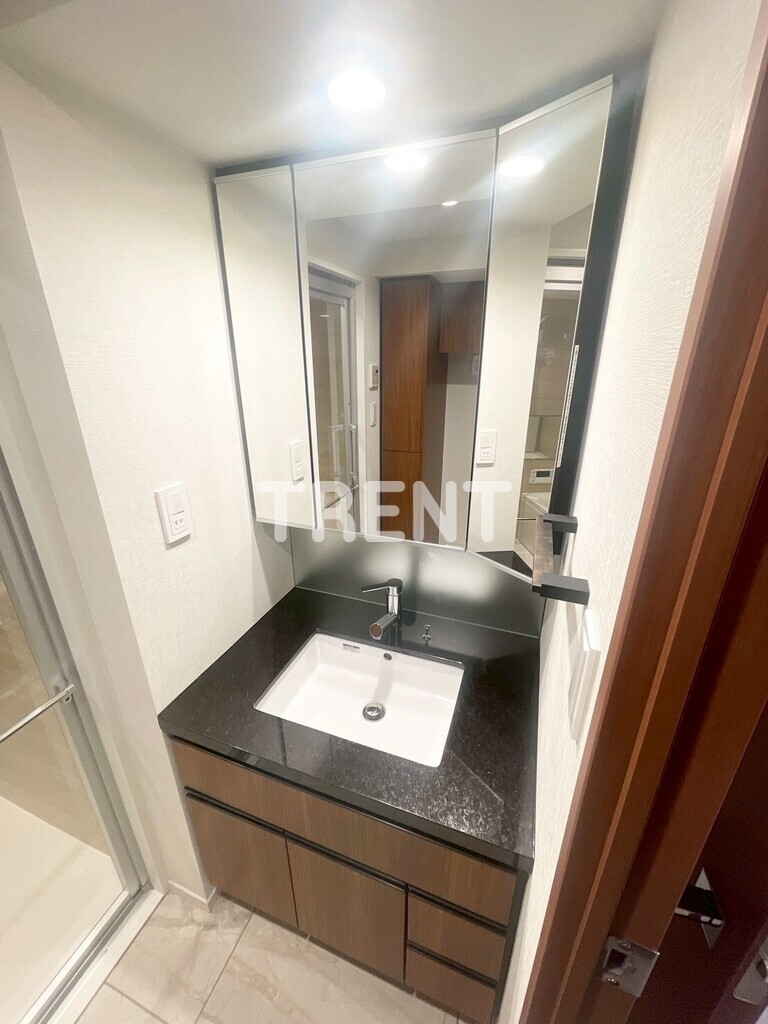 ラヴィエール千駄ヶ谷プレミアムレジデンス-203