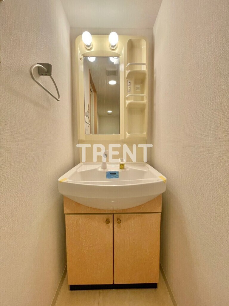 アムス四谷三丁目-704