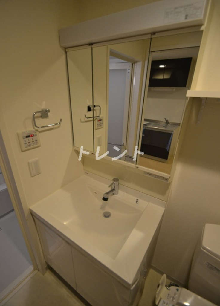 アヴニール元代々木-602