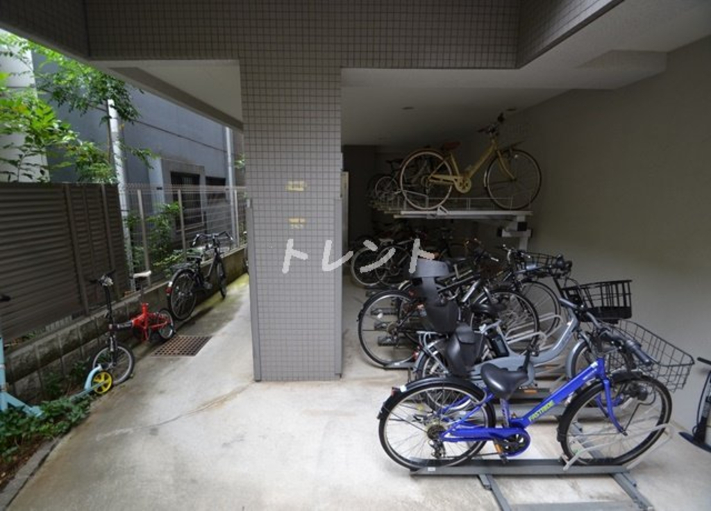 アヴニール元代々木-602