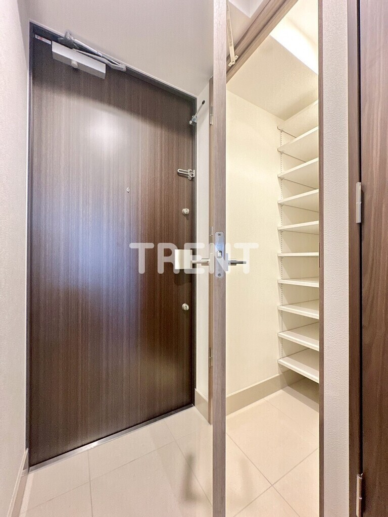 ザグラヴィティ新宿-303