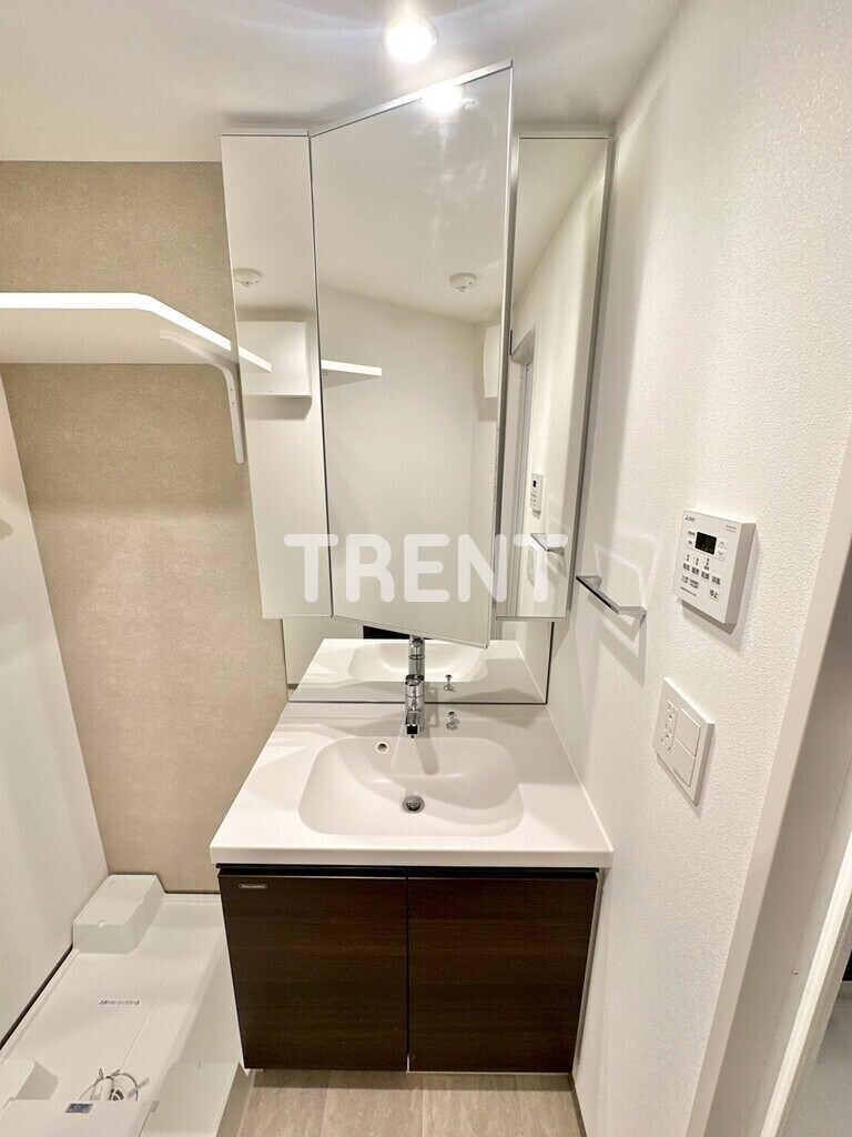 ザグラヴィティ新宿-303