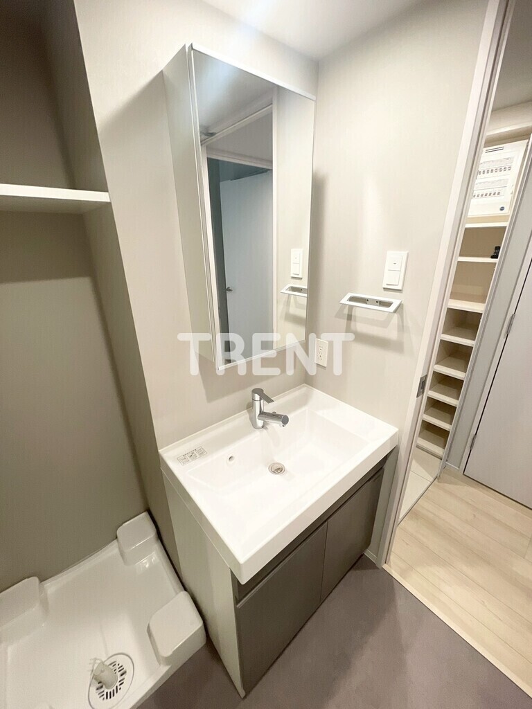 コンフォリアリヴ渋谷本町-405