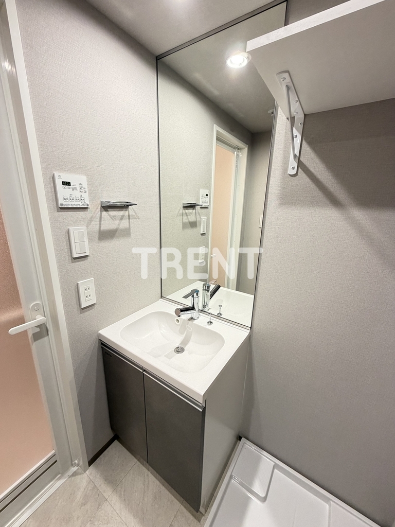 コンポジット早稲田鶴巻町-402