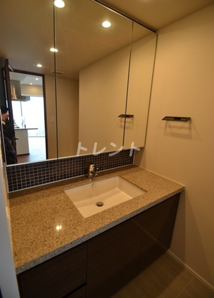 コンフォリア新宿イーストサイドタワー-2108