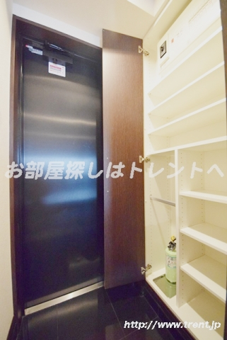 パークキューブ春日安藤坂-302