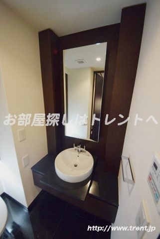 パークキューブ春日安藤坂-302