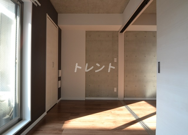 ウェルスクエアイズム初台-302