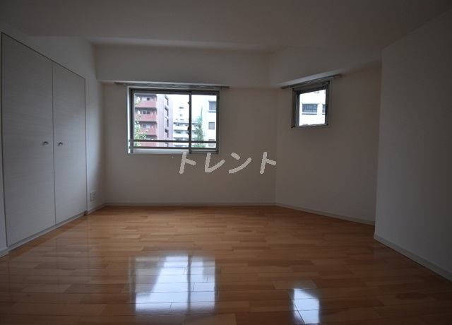 フトゥールス南麻布-601
