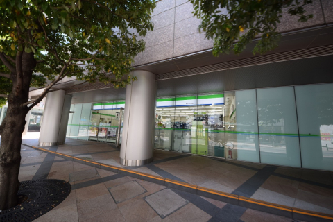 ファミリーマート 東京区政会館店