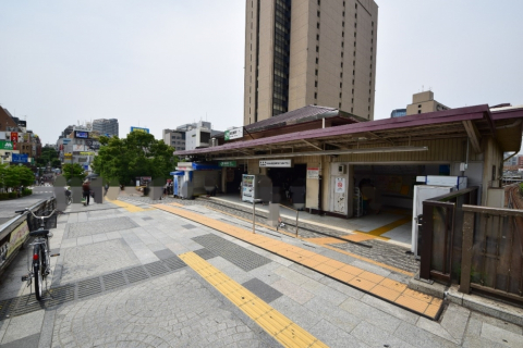 飯田橋駅西口