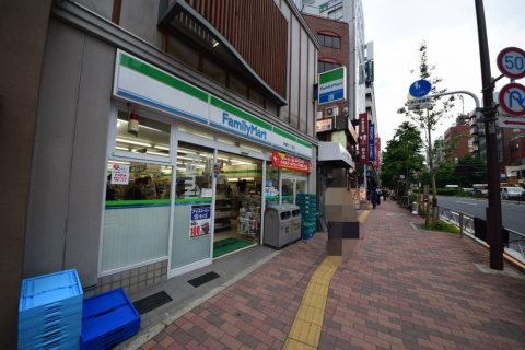 ファミリーマート本郷三丁目店