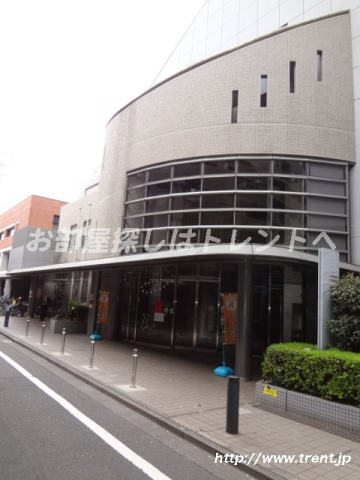 新宿区立大久保図書館