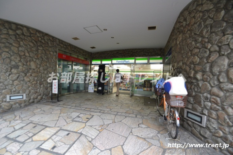 ファミリーマート 参宮橋駅前店