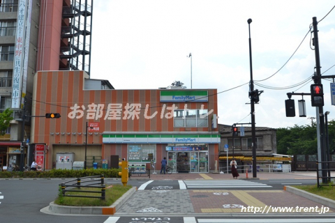 ファミリーマート 東中野駅前店