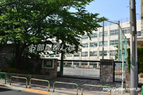 中野区立 向台小学校