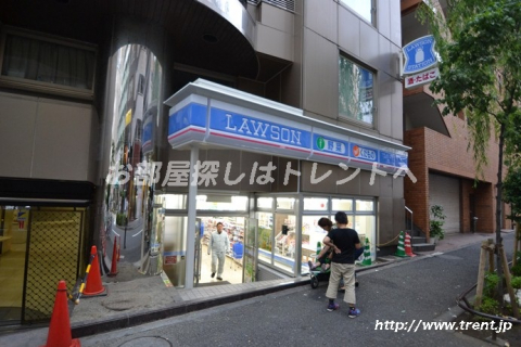 ローソン 新宿三丁目駅前